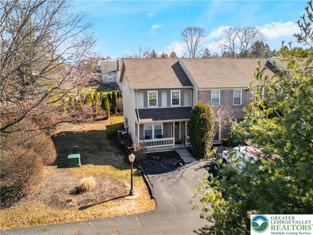 579 Ponds Edge Lane, Upper Macungie Twp, PA 18104