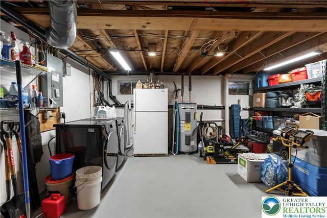 579 Ponds Edge Lane, Upper Macungie Twp, PA 18104