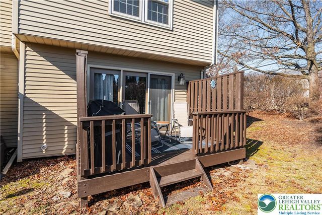 579 Ponds Edge Lane, Upper Macungie Twp, PA 18104