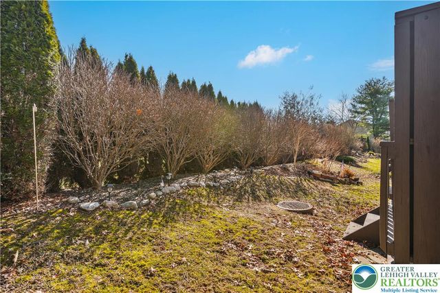 579 Ponds Edge Lane, Upper Macungie Twp, PA 18104