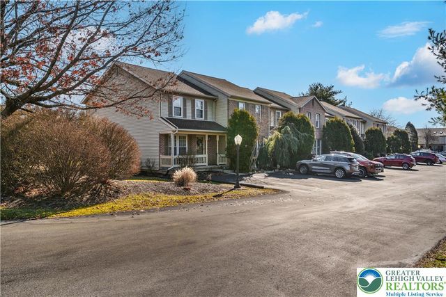 579 Ponds Edge Lane, Upper Macungie Twp, PA 18104