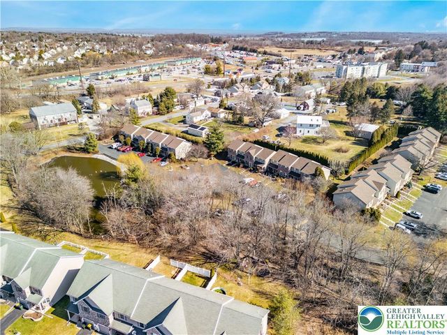 579 Ponds Edge Lane, Upper Macungie Twp, PA 18104