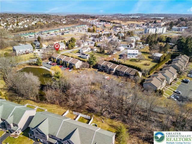 579 Ponds Edge Lane, Upper Macungie Twp, PA 18104