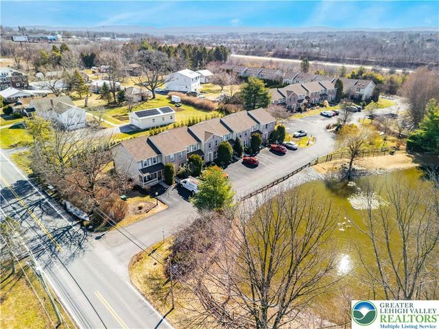 579 Ponds Edge Lane, Upper Macungie Twp, PA 18104