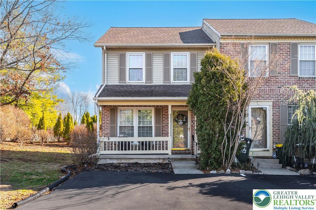 579 Ponds Edge Lane, Upper Macungie Twp, PA 18104