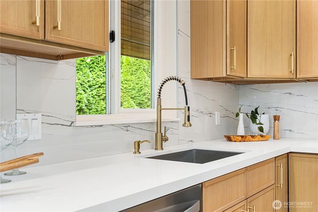 13430 Kenwanda Dr, Snohomish, WA 98296