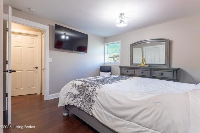 8606 Blue Lick Rd, Louisville, KY 40219