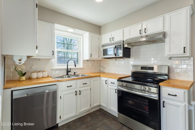 8606 Blue Lick Rd, Louisville, KY 40219