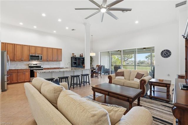 9340 Triana TER # 4, Fort Myers, FL 33912