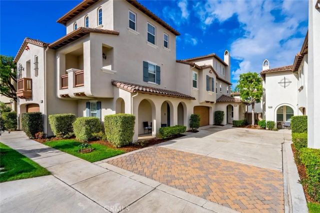 18785 Roxbury Lane, Huntington Beach, CA 92648