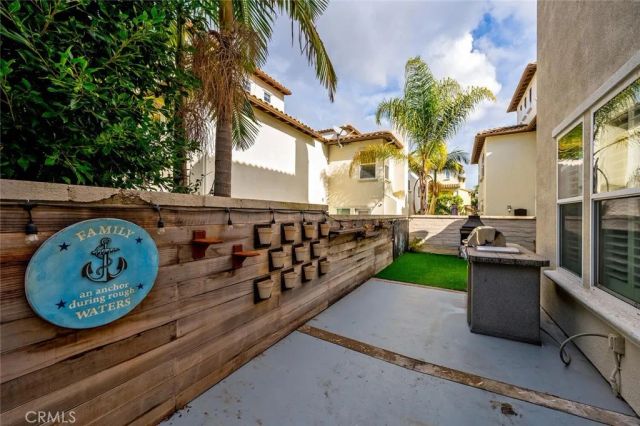 18785 Roxbury Lane, Huntington Beach, CA 92648
