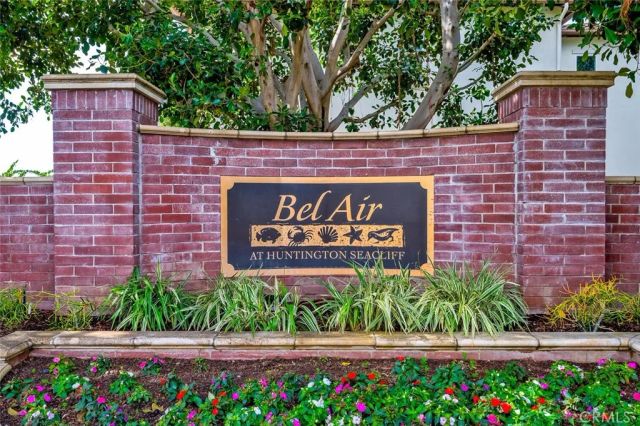 18785 Roxbury Lane, Huntington Beach, CA 92648