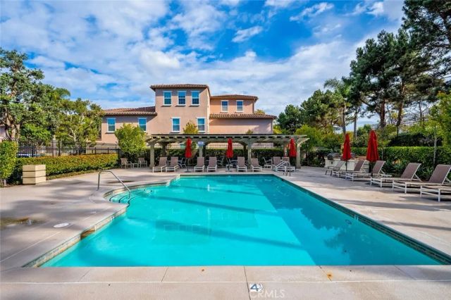 18785 Roxbury Lane, Huntington Beach, CA 92648