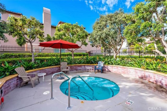 18785 Roxbury Lane, Huntington Beach, CA 92648