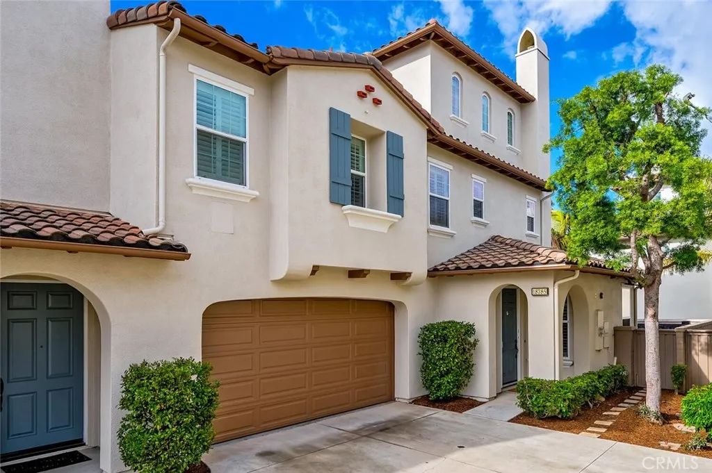 18785 Roxbury Lane, Huntington Beach, CA 92648