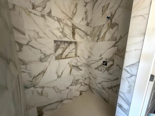 1065 OAK VALLEY DRIVE, Leeds, AL 35094