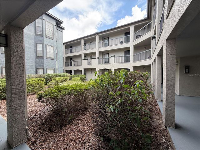 13210 ARBOR ISLE DR 102, Temple Terrace, FL 33637