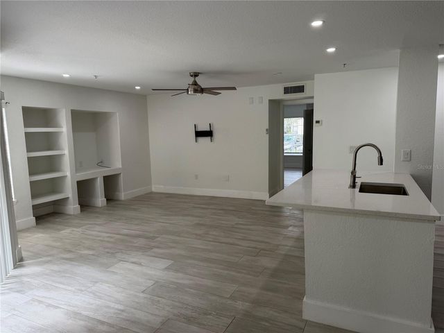 13210 ARBOR ISLE DR 102, Temple Terrace, FL 33637