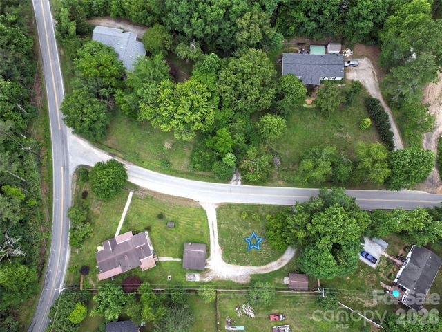 22 Mcminn Road, Hendersonville, NC 28792