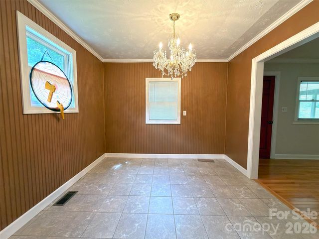 22 Mcminn Road, Hendersonville, NC 28792