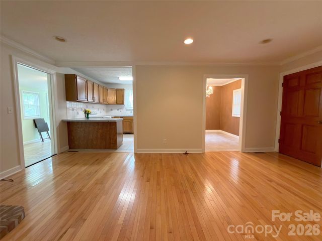 22 Mcminn Road, Hendersonville, NC 28792