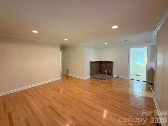 22 Mcminn Road, Hendersonville, NC 28792