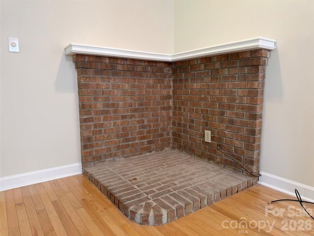 22 Mcminn Road, Hendersonville, NC 28792