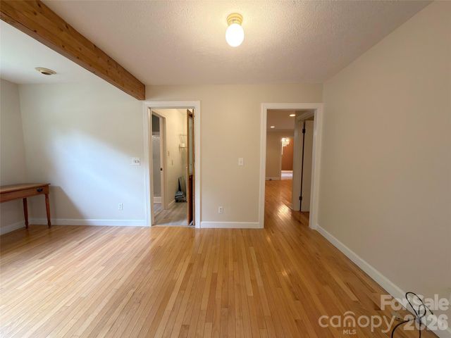 22 Mcminn Road, Hendersonville, NC 28792