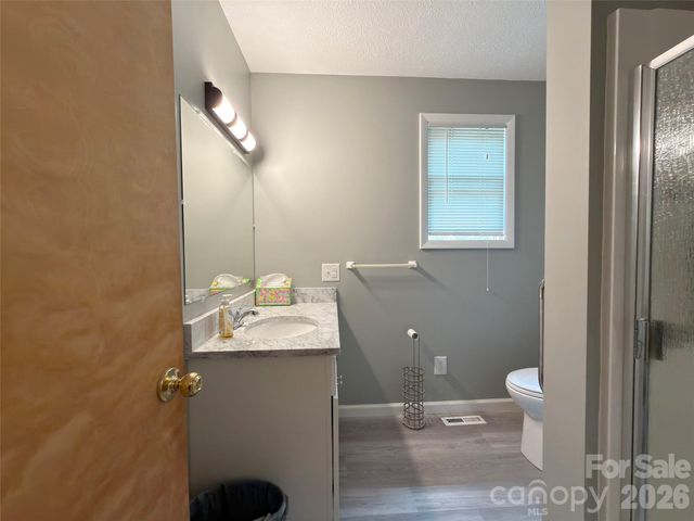 22 Mcminn Road, Hendersonville, NC 28792
