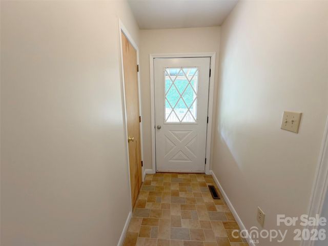 22 Mcminn Road, Hendersonville, NC 28792