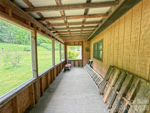22 Mcminn Road, Hendersonville, NC 28792