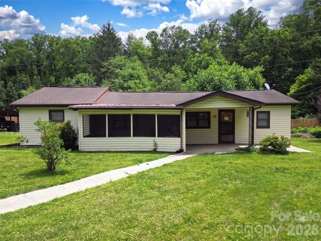 22 Mcminn Road, Hendersonville, NC 28792