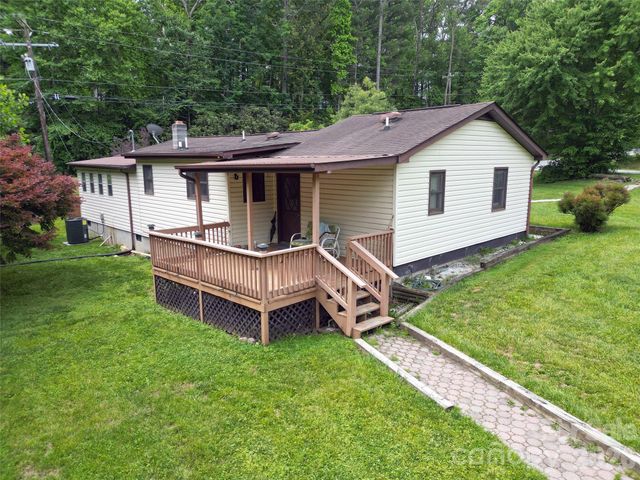 22 Mcminn Road, Hendersonville, NC 28792