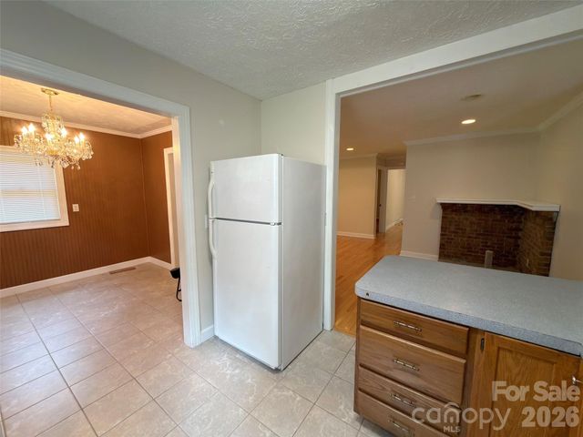 22 Mcminn Road, Hendersonville, NC 28792