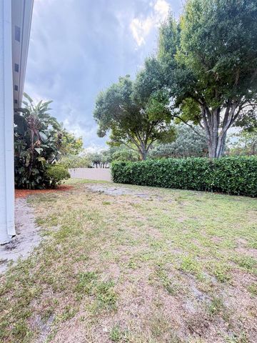 23426 Alzira Circle, Boca Raton, FL 33433