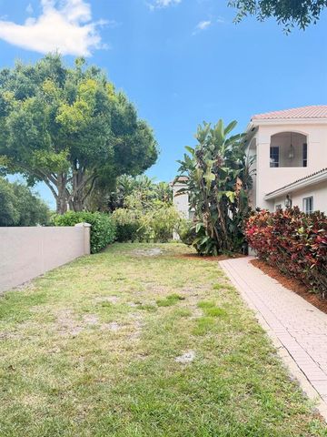 23426 Alzira Circle, Boca Raton, FL 33433