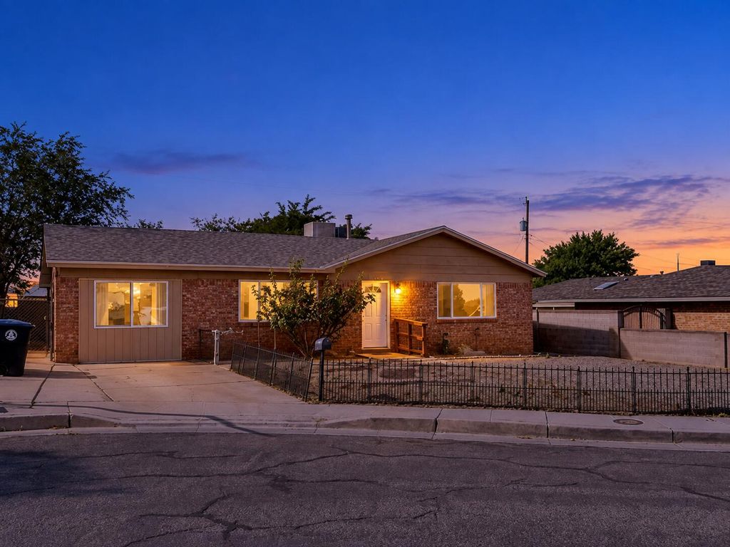11916 Euclid Court NE, Albuquerque, NM 87112