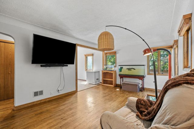 5510 James Avenue N, Brooklyn Center, MN 55430