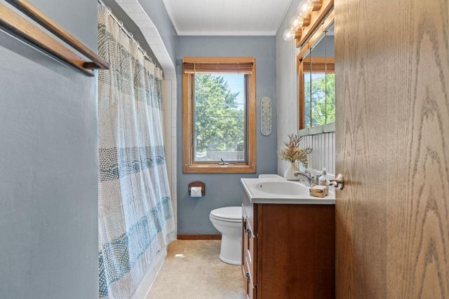 5510 James Avenue N, Brooklyn Center, MN 55430