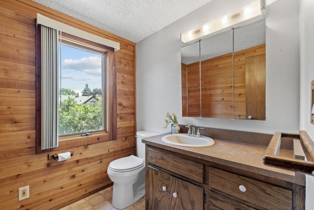 5510 James Avenue N, Brooklyn Center, MN 55430