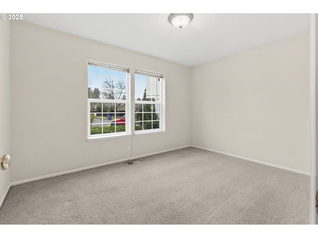 811 VIRGIL Ave, Eugene, OR 97404