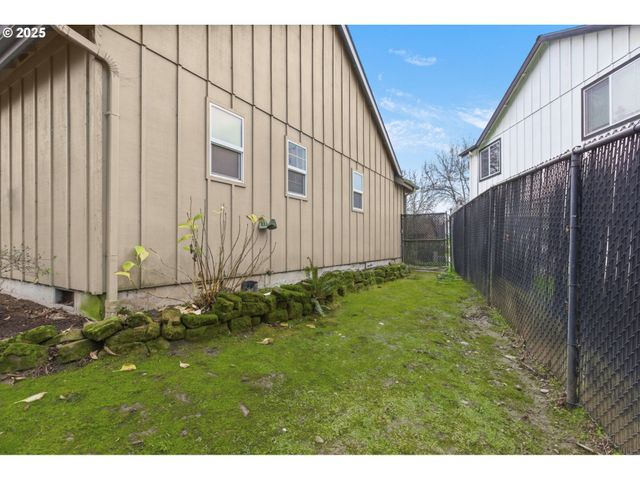 811 VIRGIL Ave, Eugene, OR 97404