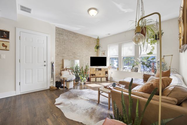 2442 N Kilbourn Avenue 2, Chicago, IL 60639