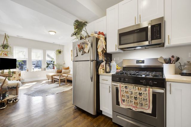2442 N Kilbourn Avenue 2, Chicago, IL 60639