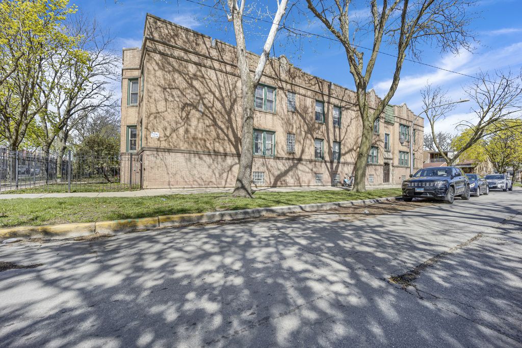 2442 N Kilbourn Avenue 2, Chicago, IL 60639