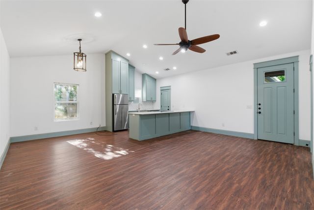 1731 W Elm Street, Denison, TX 75020