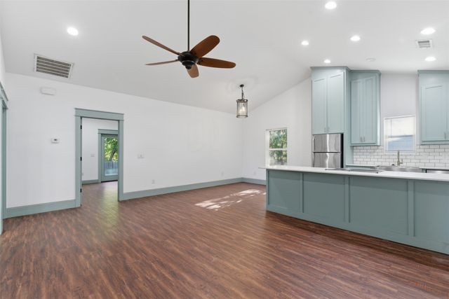 1731 W Elm Street, Denison, TX 75020