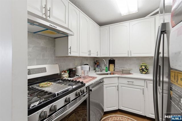 235 Prospect Avenue 10H, Hackensack, NJ 07601