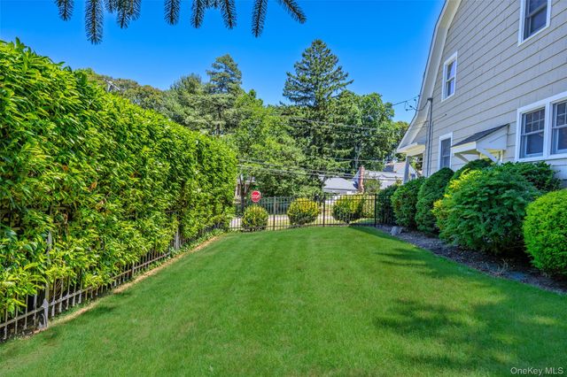 217 Soundview Road, Huntington, NY 11743