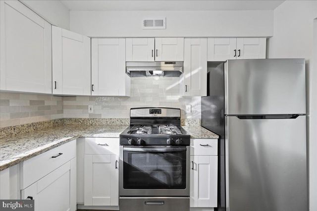 13 LAMONT CT, Sicklerville, NJ 08081